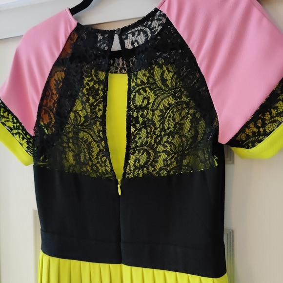 FRENCH CONNECTION - Picture 8 of 14